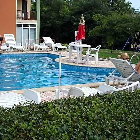 Seapark Homes Neshkov Otel 3*