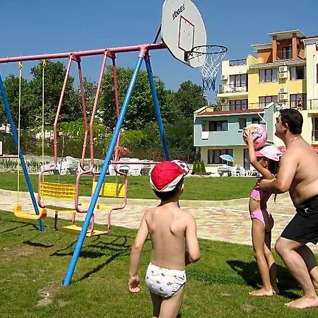 Seapark Homes Neshkov Hotel